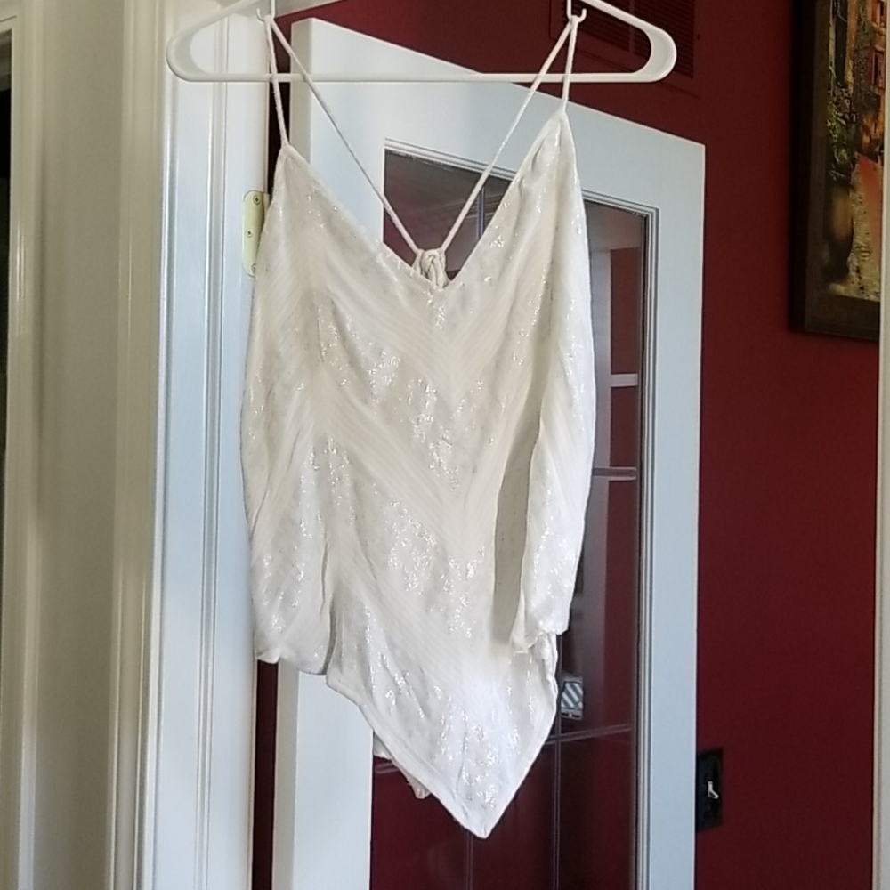 Guess v-neck adjustable tank top